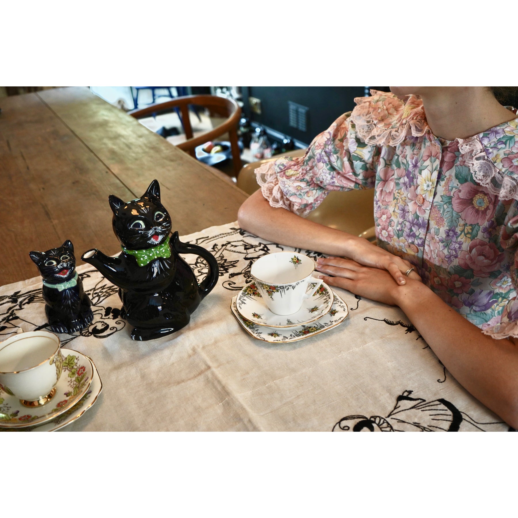Black Cat Tea Pot 