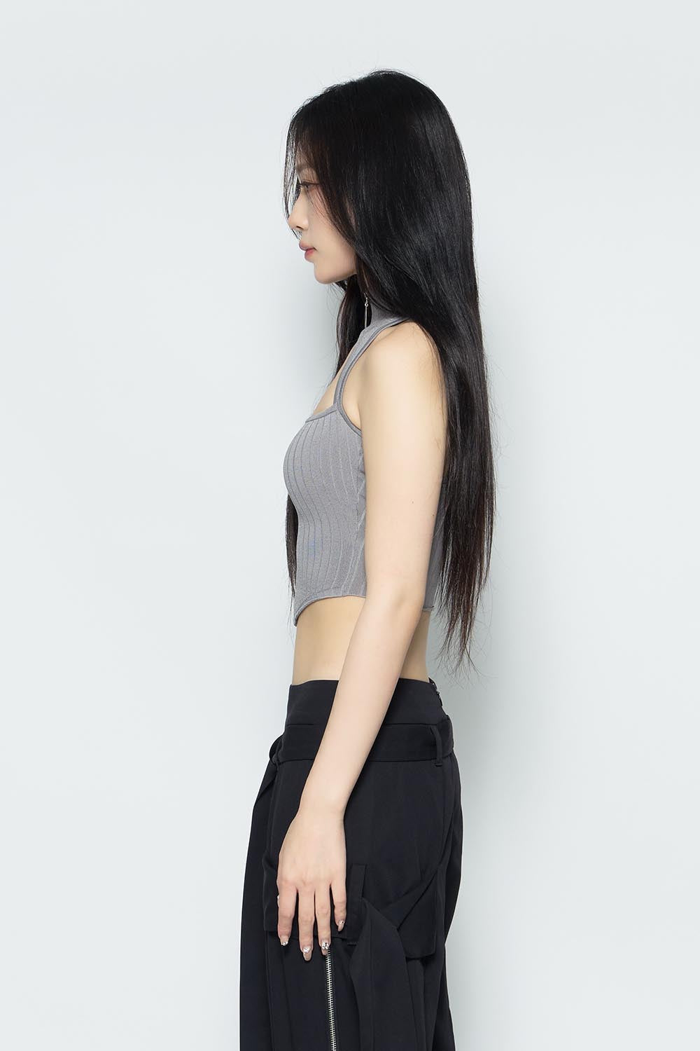 THEREDTHREAD / ザレッドスレッド】S asymmetric zip up tank