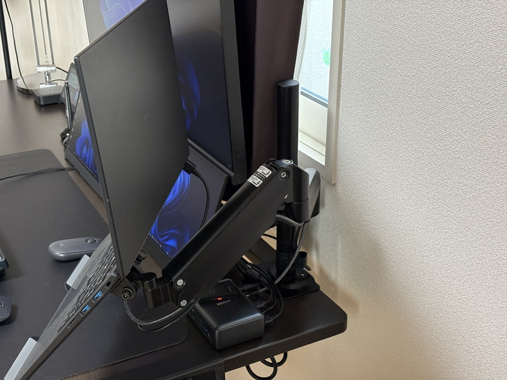 Rasical Monitor Arm レビュー｜デスク面から74cmの高さが出る高級