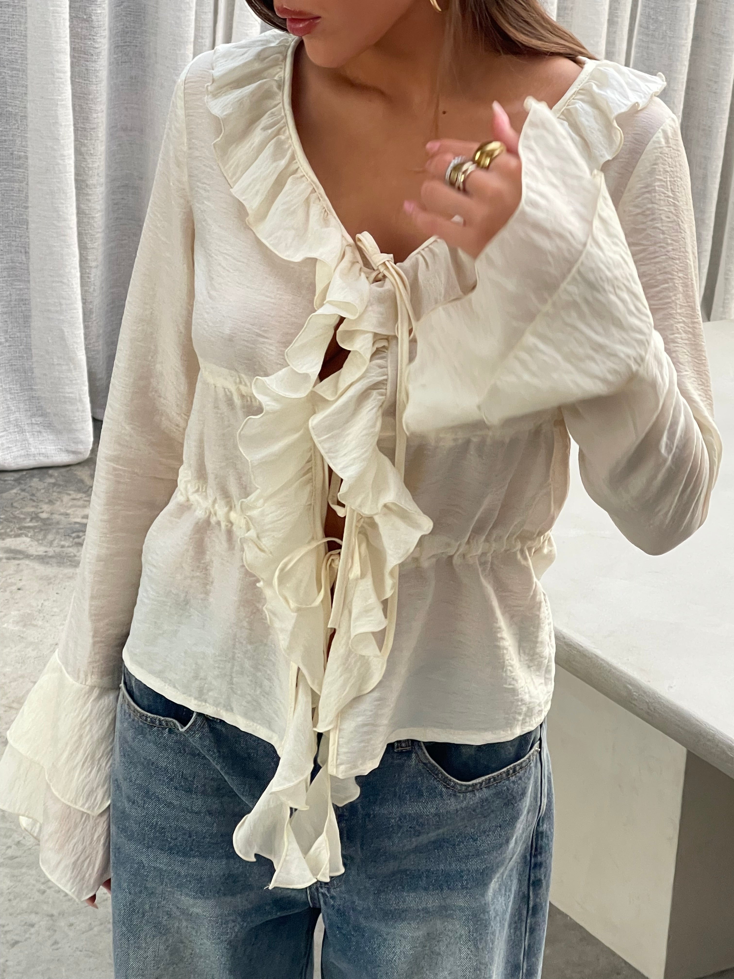 Front Tie Ruffled Blouse Cream – The Room Antwerp