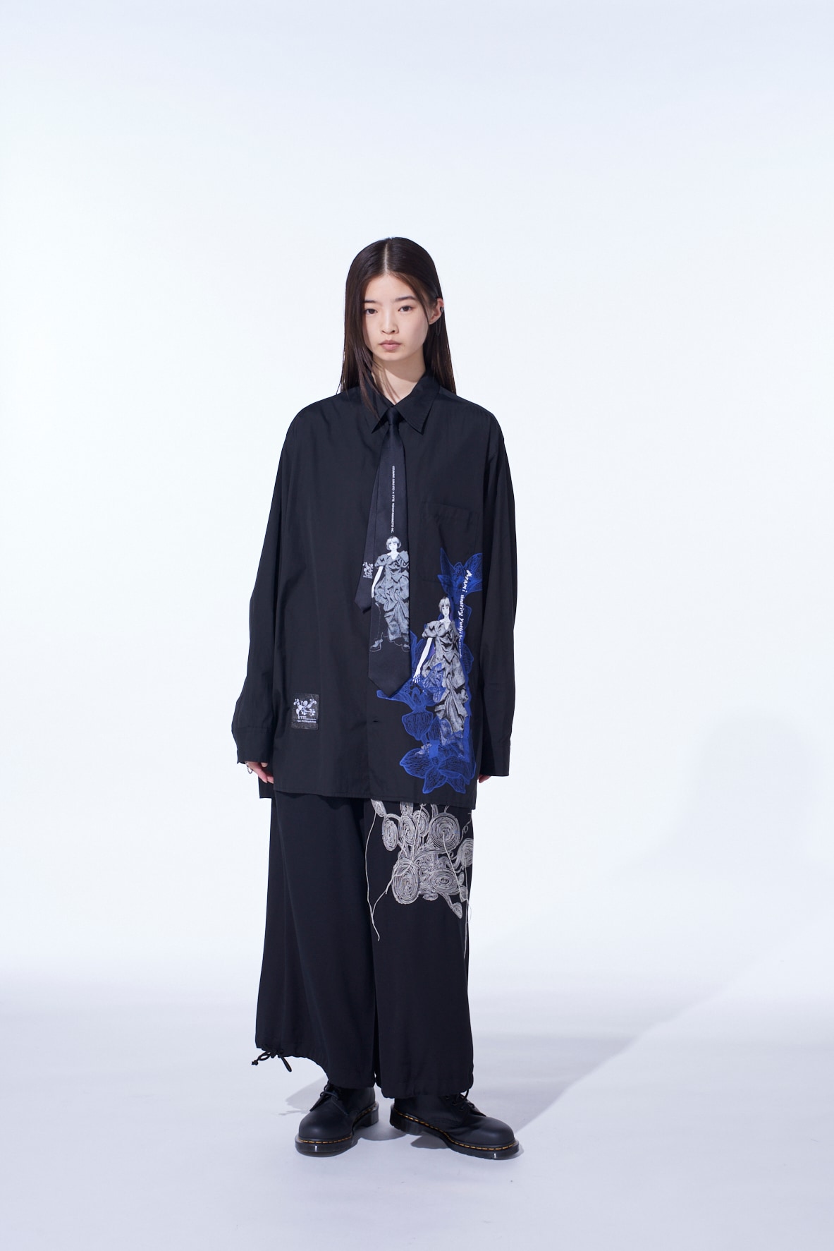 S'YTE × Junji ITO -UZUMAKI- AZAMI WEARING YOHJI YAMAMOTO PRINTED