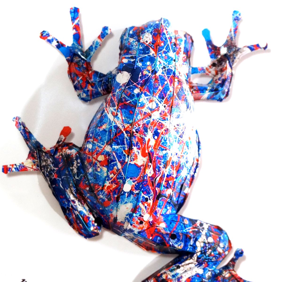 大村洋二朗 花柄カエルは壁に張り付く c7f3f577b199fcd03eda76365e35d6