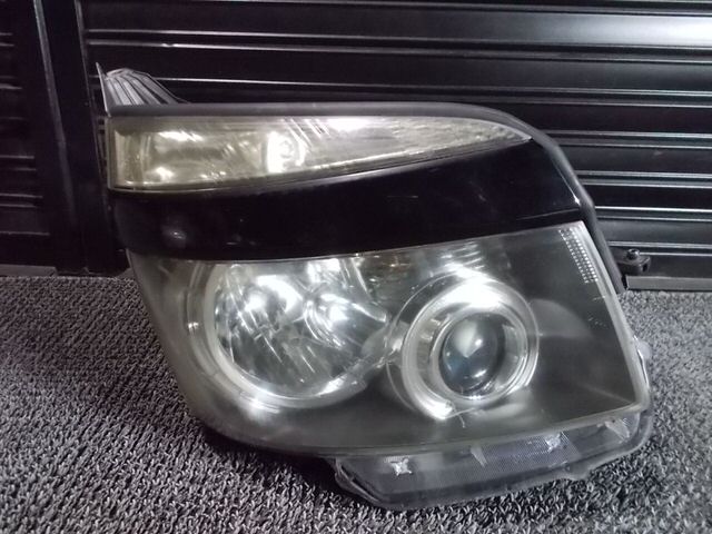 楽天市場】トヨタ ヴォクシー 中古（ヘッドライト｜ライト・ランプ
