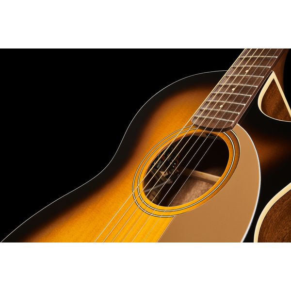 Fender Newporter Player Sunburst WN – United States