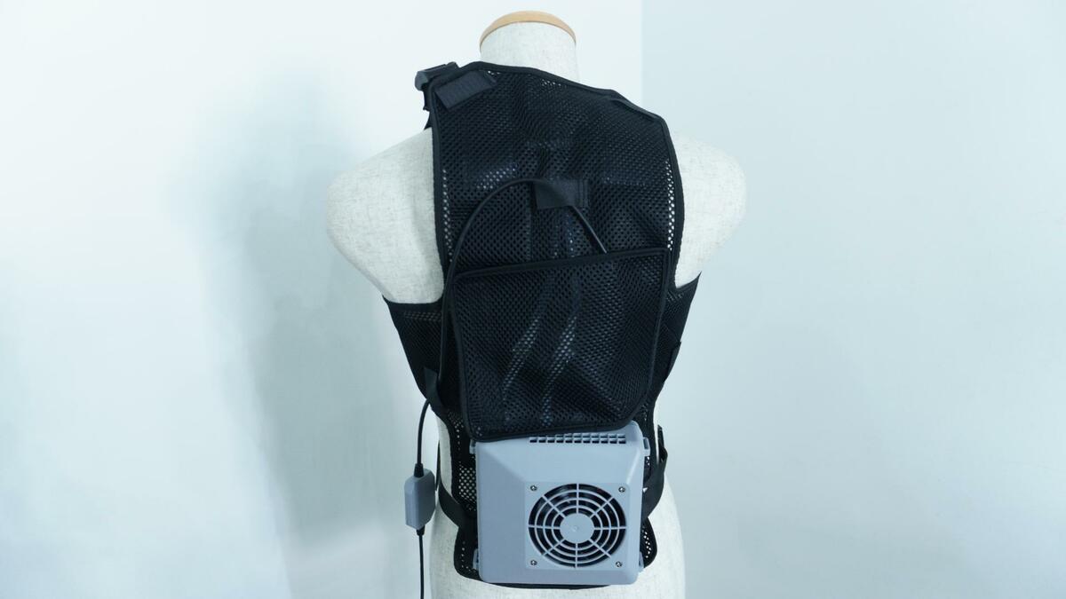 猛暑の救世主なるか。ペルチェ素子で水を冷却・循環、上半身全体を