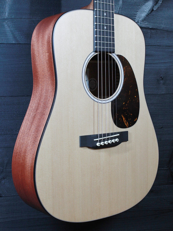 Martin DJr-10E Dreadnought Junior - Solid Wood Acoustic-Electric