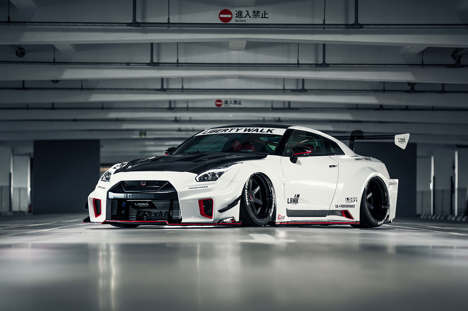 Liberty Walk LB-Silhouette Works GT suitable for Nissan 35GT-RR