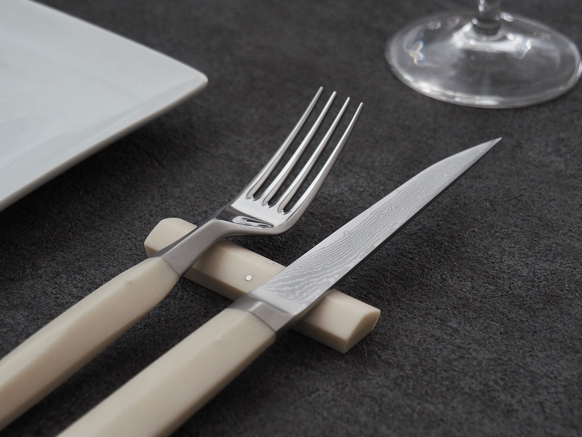 燕三条製包丁の【藤次郎オンラインショップ】 / 藤次郎 脇差 テーブル