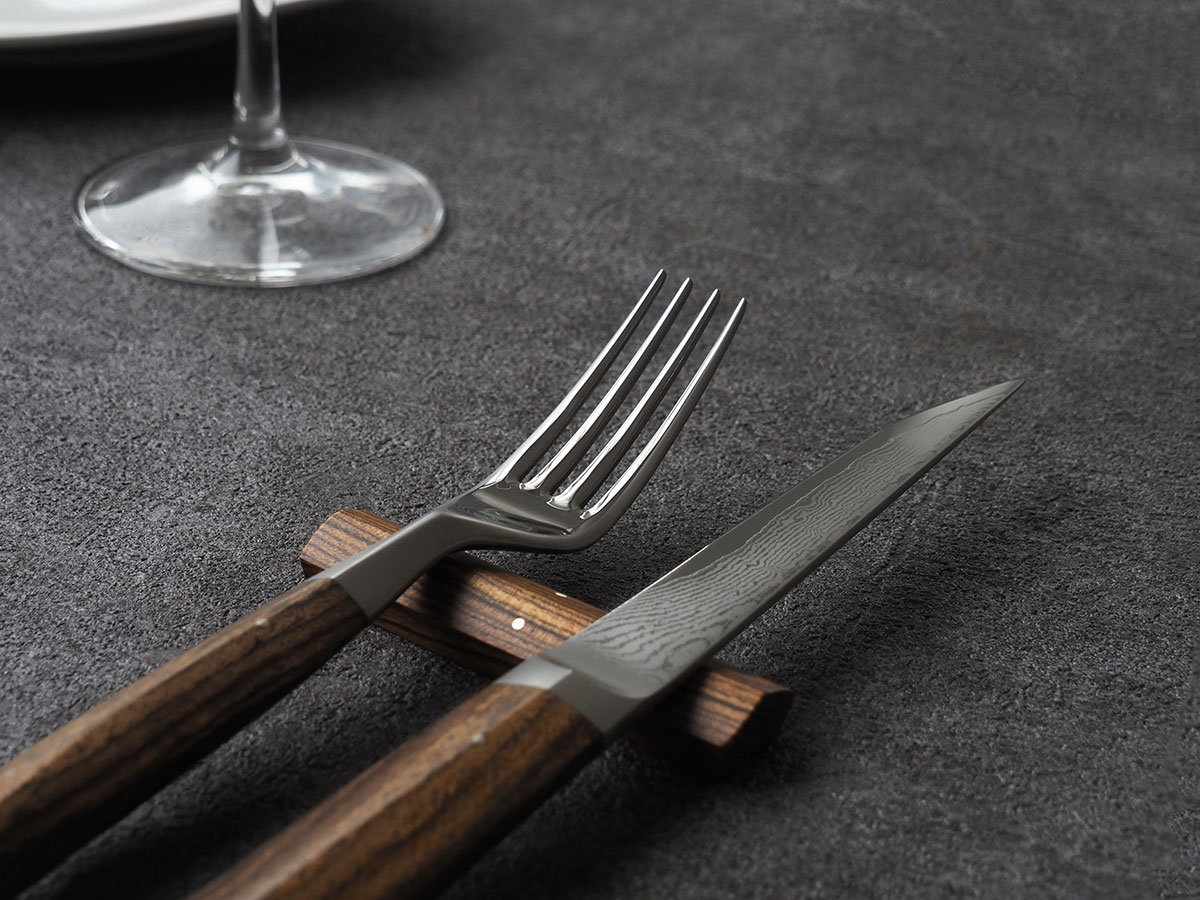 燕三条製包丁の【藤次郎オンラインショップ】 / 藤次郎 脇差 テーブル