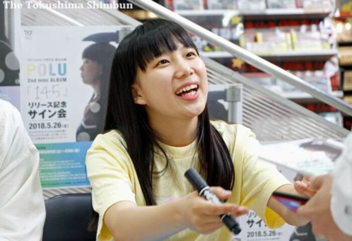 丸山純奈さんのバンドPOLUがサイン会 大阪ワンマンライブに向けて