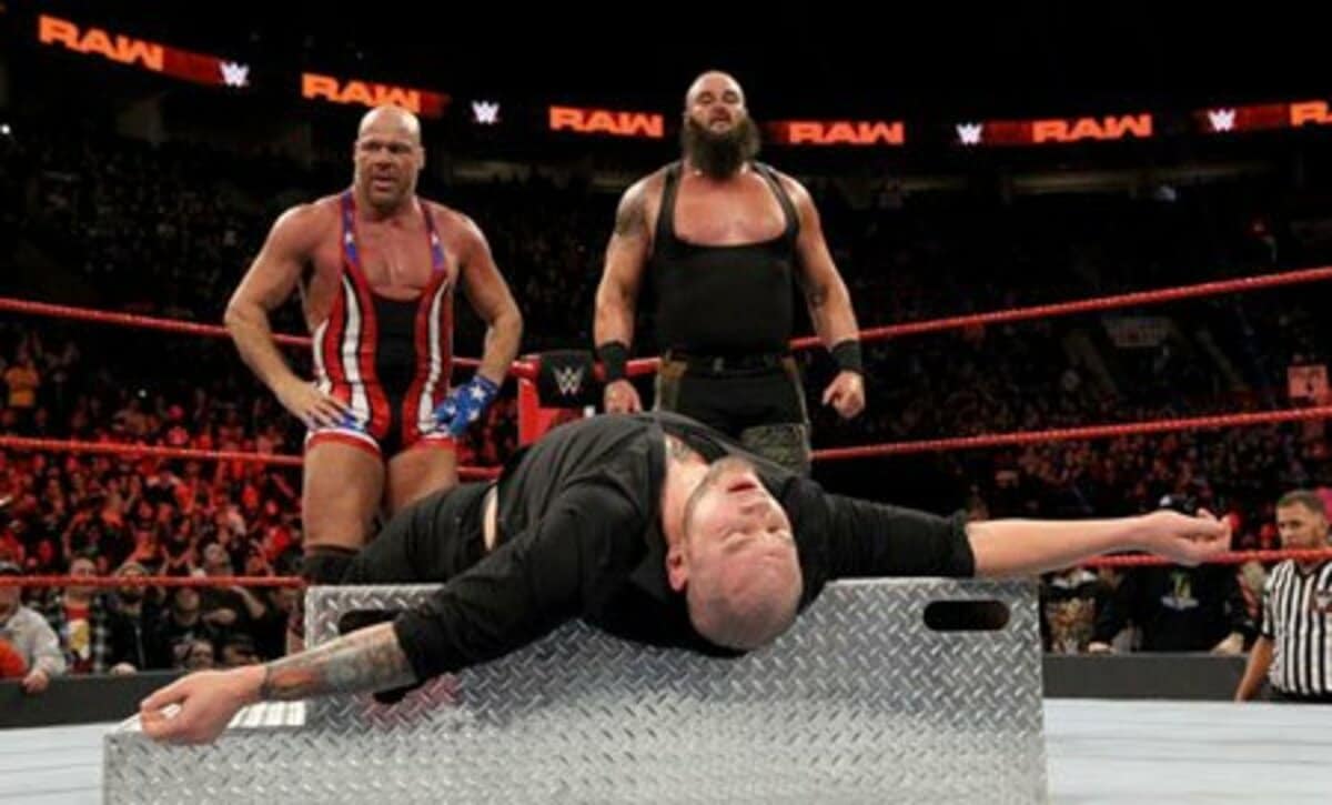 写真：【WWE】カート・アングル まさかの巨獣のサポートで引退危機