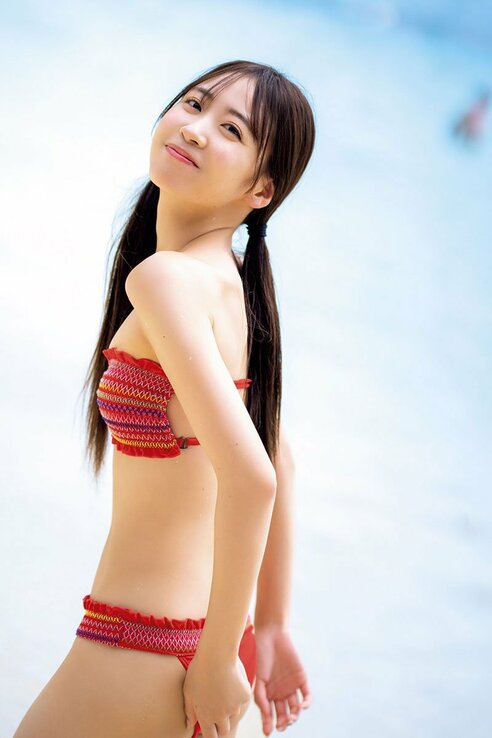 FRUITS ZIPPER・櫻井優衣 水着姿も！ファースト写真集電子版から秘蔵