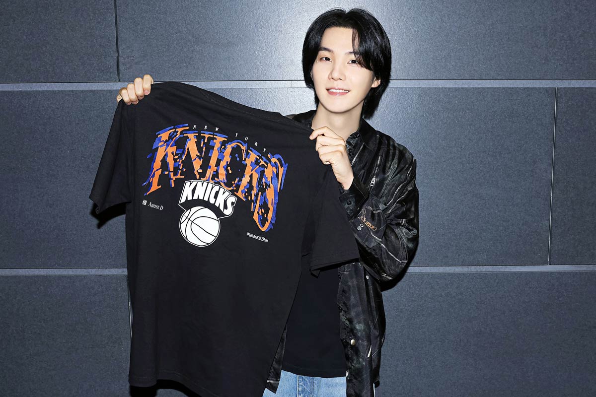NBAアンバサダーのBTS・SUGAが米Mitchell＆Ness