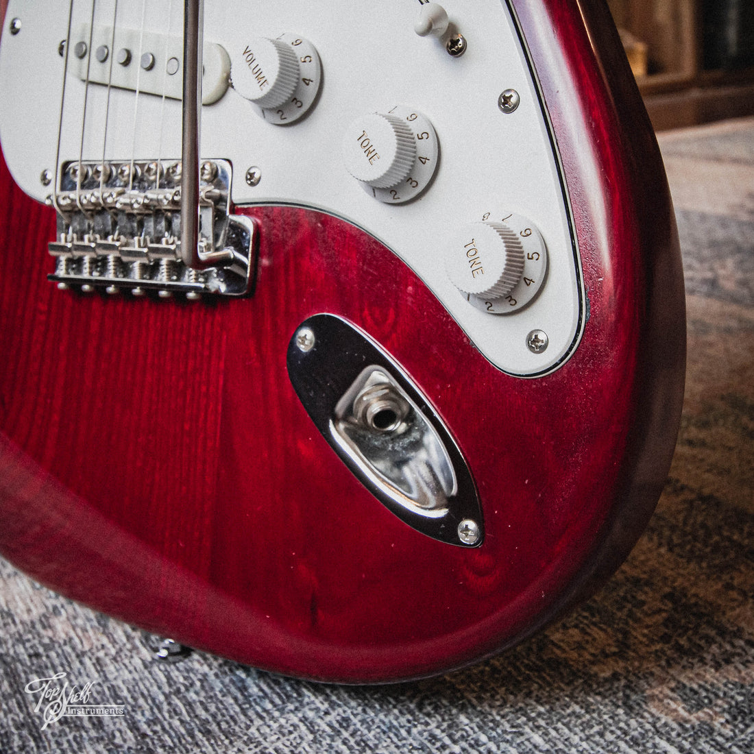 ESP Navigator Esparto SP-01 Cherry Red 1977 – Topshelf Instruments