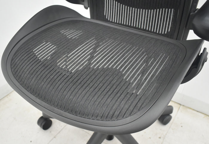 中古】ハーマンミラー アーロンチェア Bサイズ 可動肘 ランバー