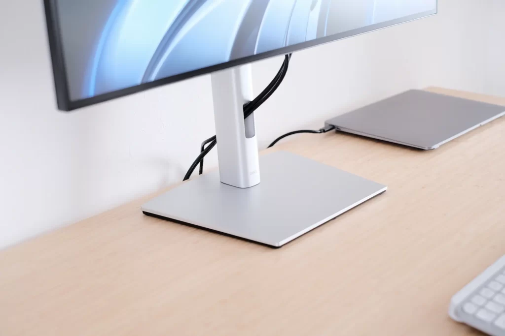 Dell U3223QE』レビュー｜画質＆ハブ機能が最高な4K・31.5インチベゼル