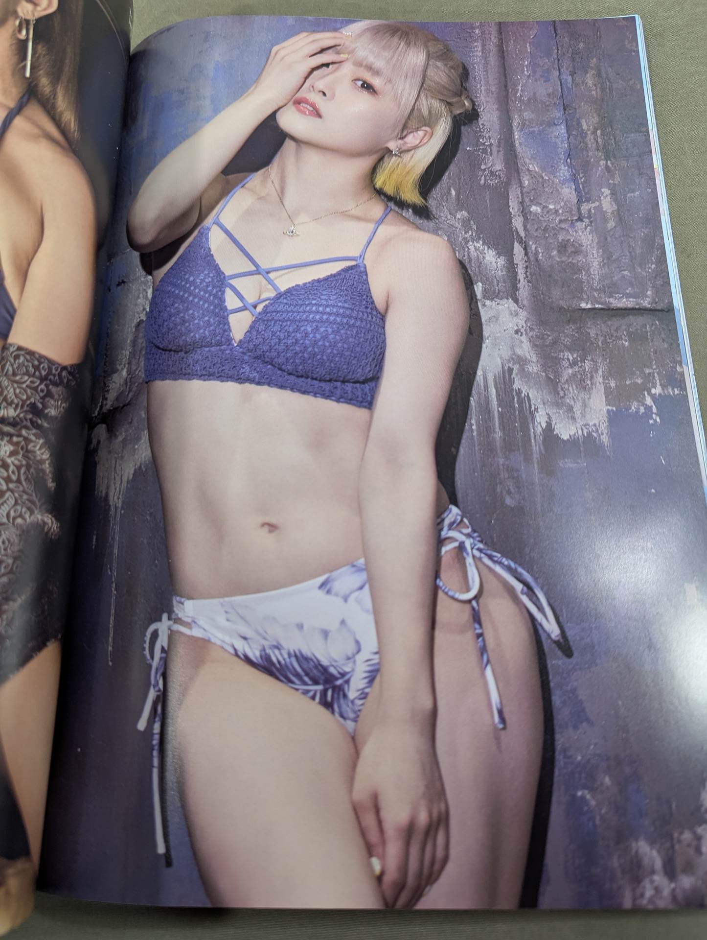 なつぽい 直筆サイン入り】STARDOM VISUAL BOOK Bikiniing 11(Premium