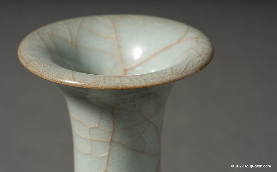 南宋官窯 青磁長頸瓶 – Celadon bottle | 陶磁オンライン美術館ーTOUJI