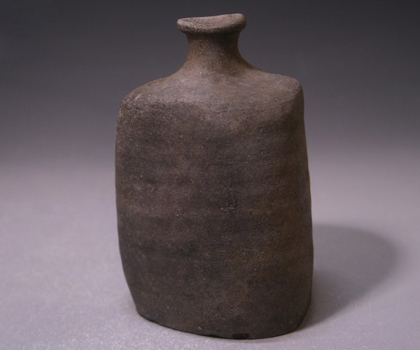 各見政峯 作 「備前三角徳利」 ～備前焼専門卸小売店 川口陶楽苑～