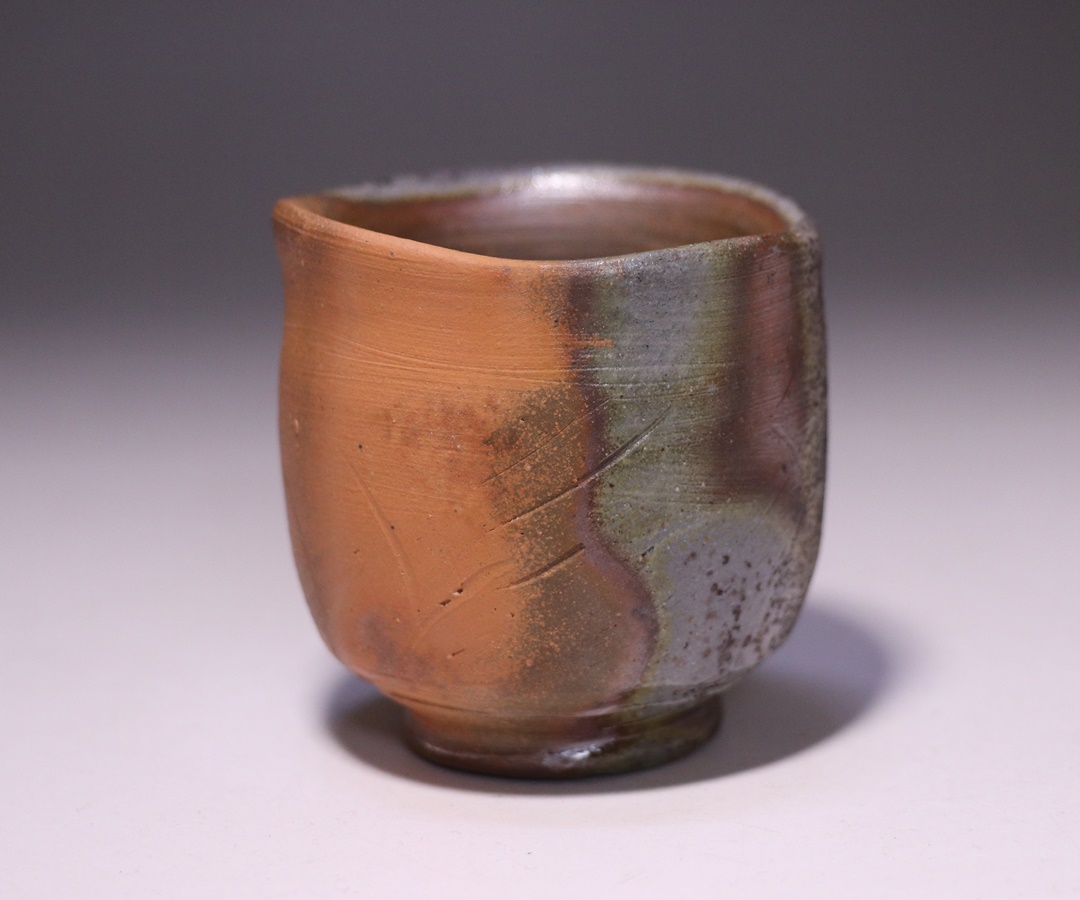 山本 出 作 「備前ブルゴーニュ土緋襷酒呑」 ～備前焼専門卸小売店