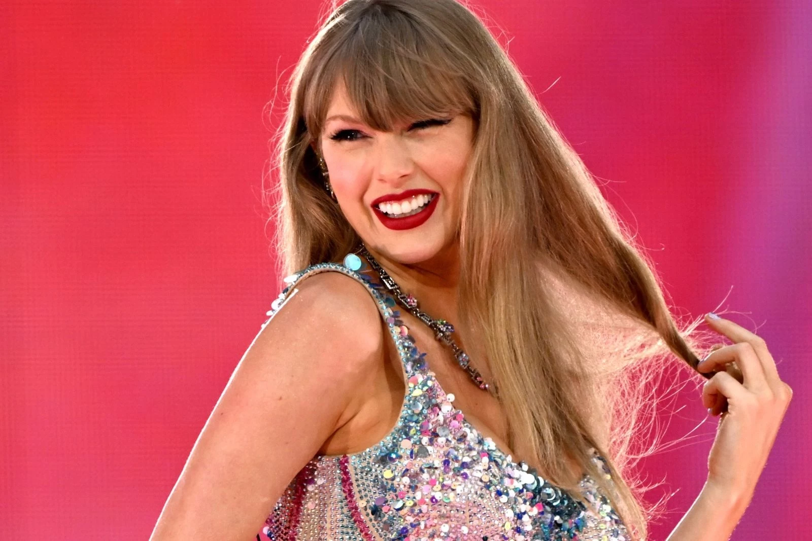 Taylor Swift Finds Love in Romantic New Wonderstruck Enchanted
