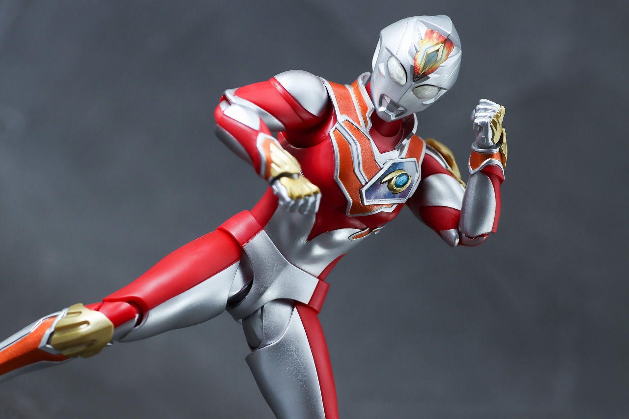 S.H.フィギュアーツ ウルトラマンデッカー ストロングタイプ レビュー