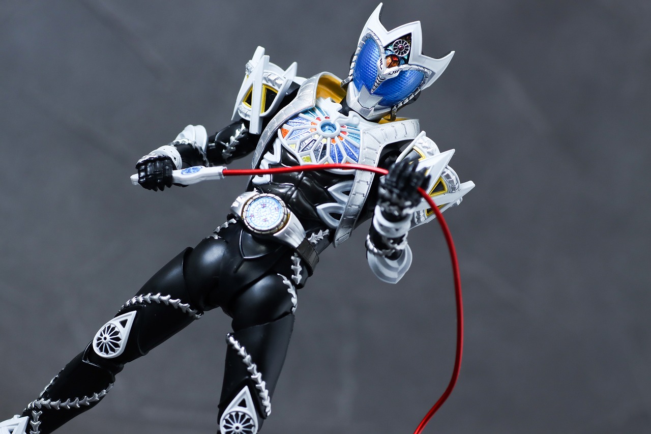 S.H.フィギュアーツ 仮面ライダーサガ 真骨彫製法 レビュー | トイハコ