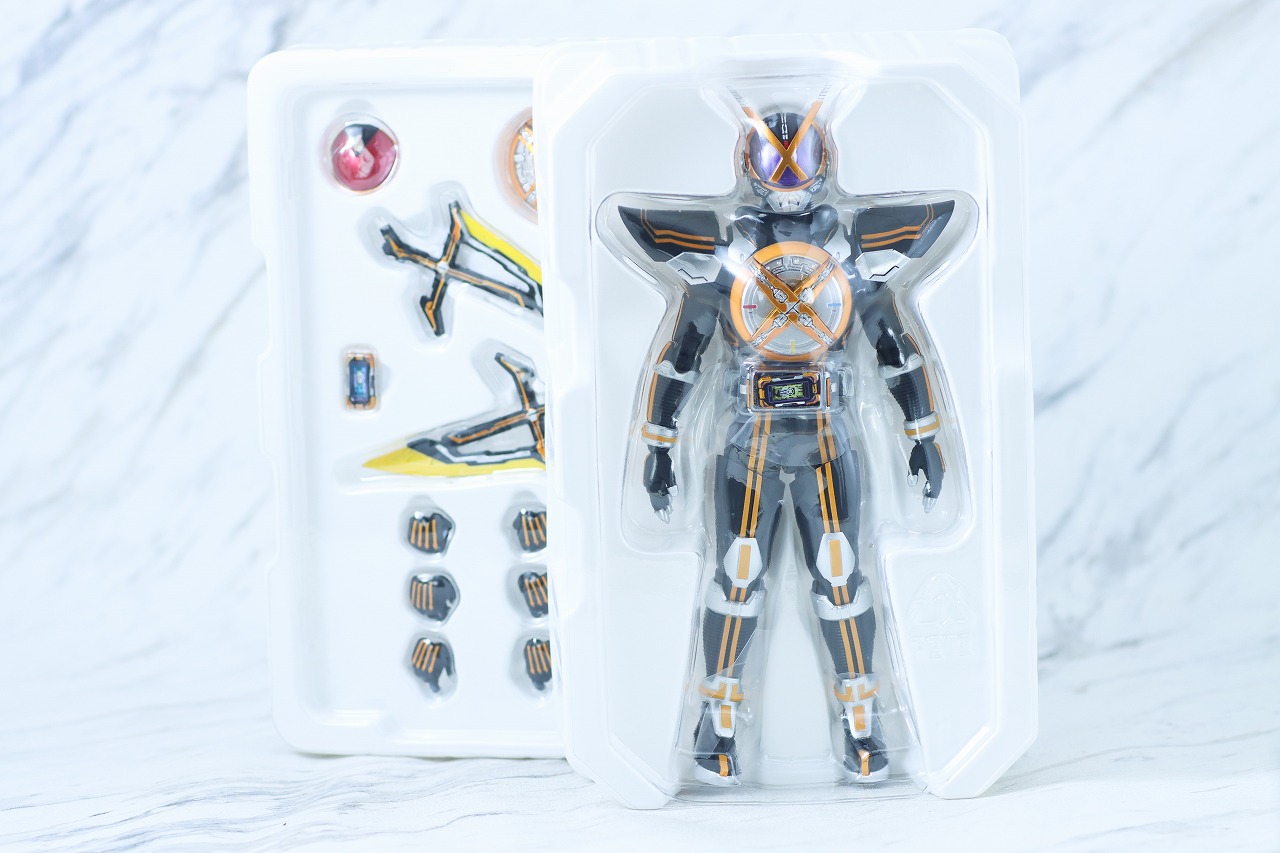 S.H.フィギュアーツ 真骨彫製法 仮面ライダーネクストカイザ レビュー