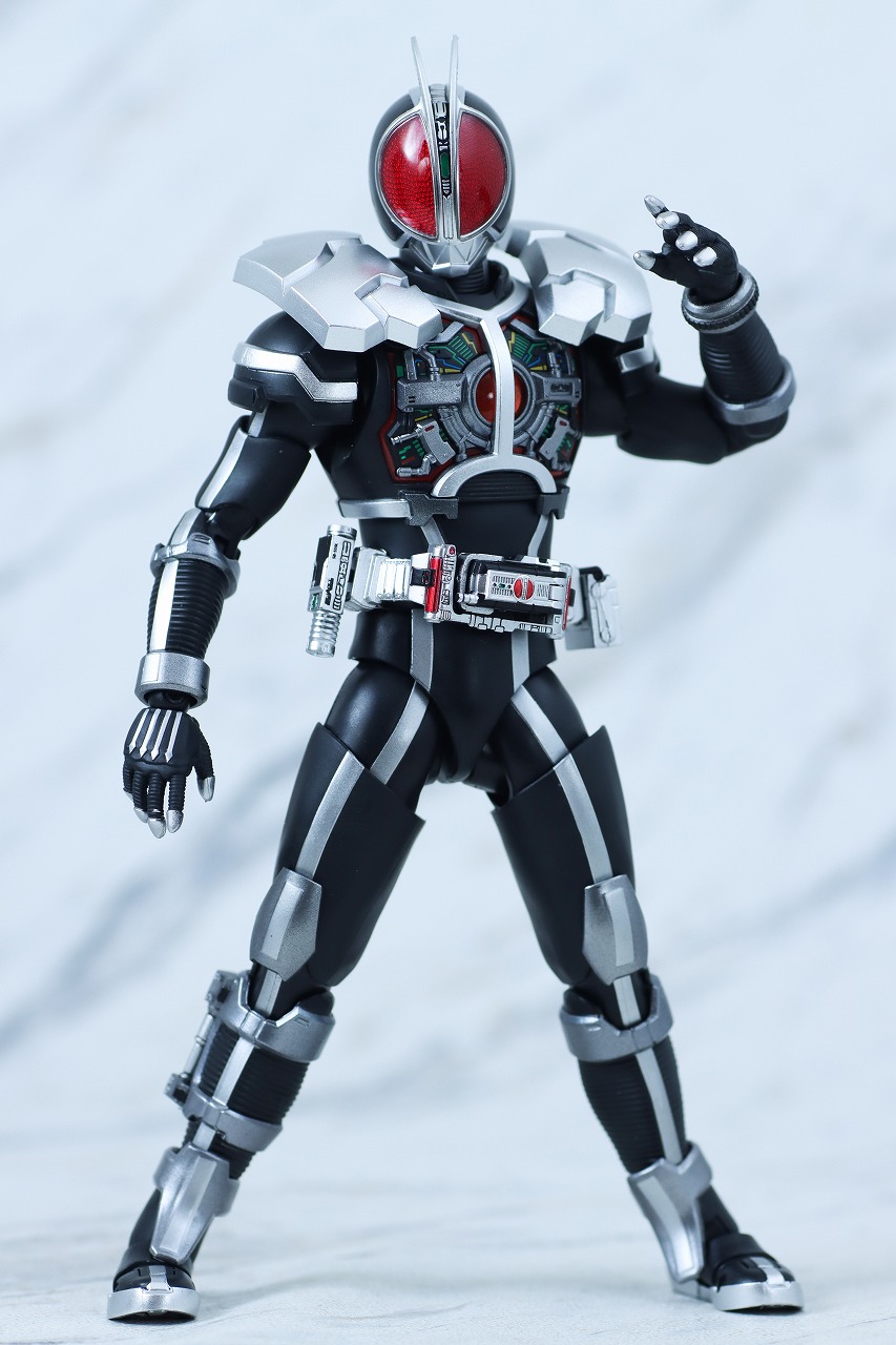 S.H.フィギュアーツ 真骨彫製法 仮面ライダーファイズ アクセル