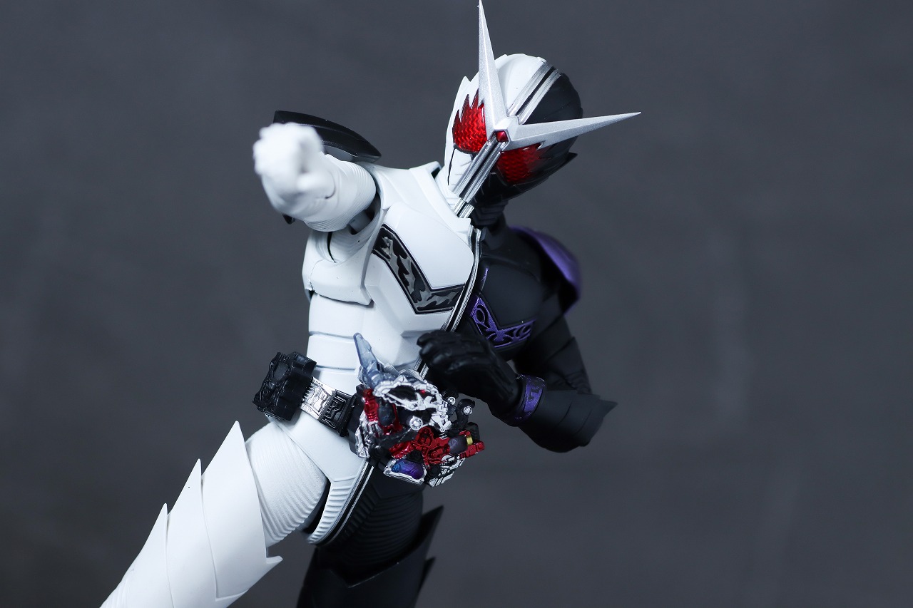 S.H.フィギュアーツ 真骨彫製法 仮面ライダーW ファングジョーカー（風