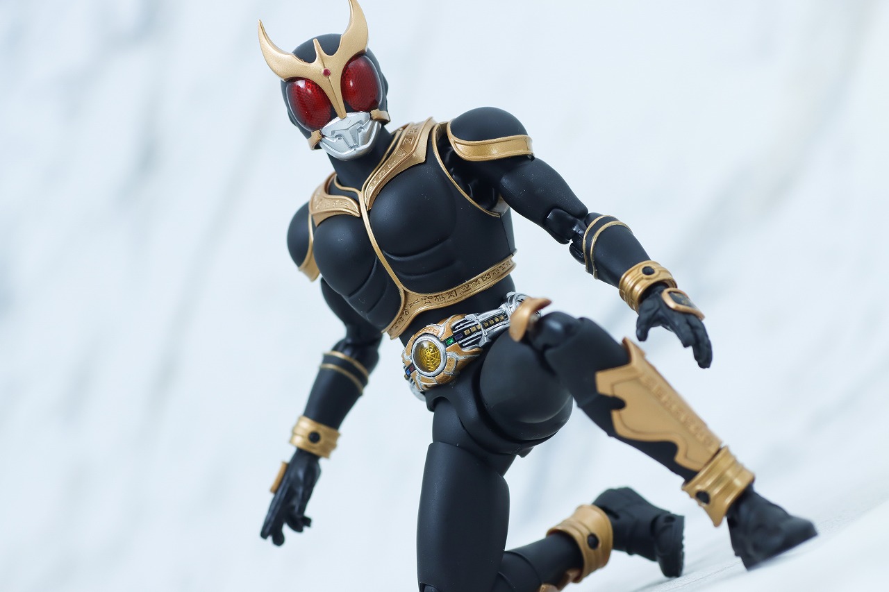S.H.フィギュアーツ 真骨彫製法 仮面ライダークウガ アメイジング