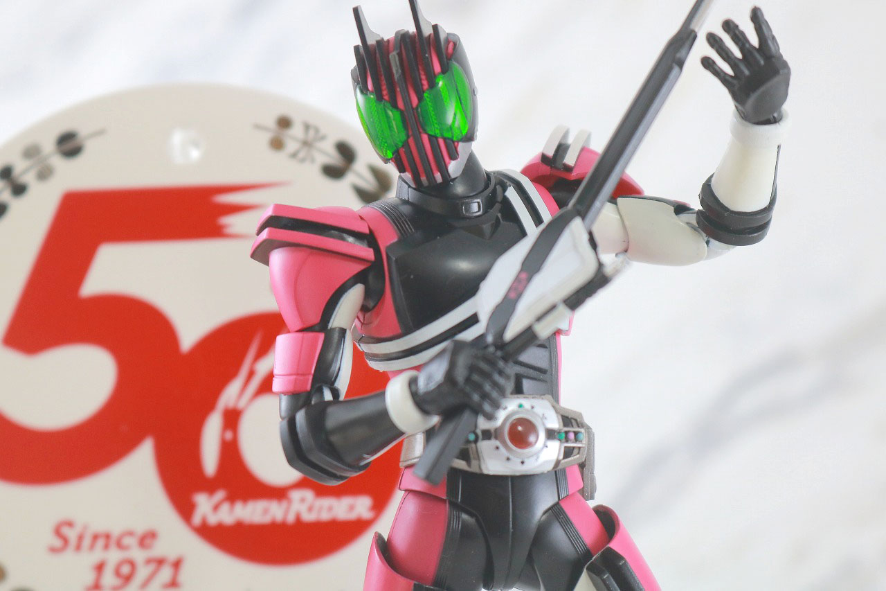 S.H.フィギュアーツ 仮面ライダークウガ マイティフォーム（『仮面