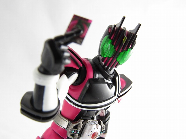 S.H.フィギュアーツ 仮面ライダークウガ アルティメットフォーム 真骨