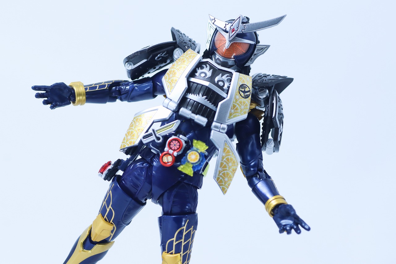 S.H.フィギュアーツ 真骨彫製法 仮面ライダー鎧武 ジンバーレモン