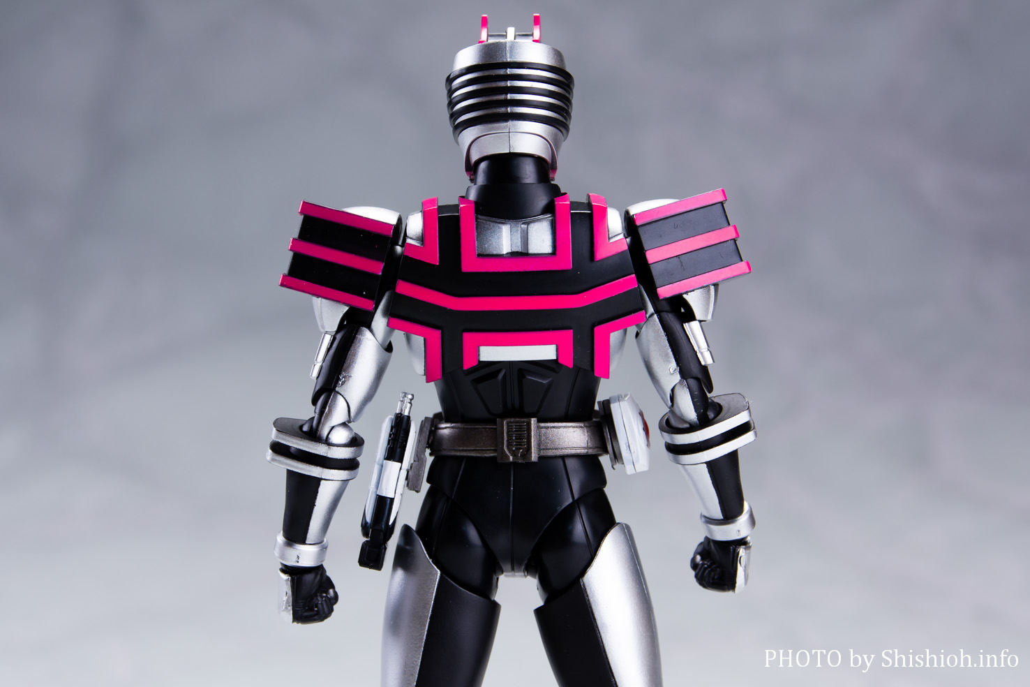 レビュー】 S.H.Figuarts（真骨彫製法） 仮面ライダーディケイド