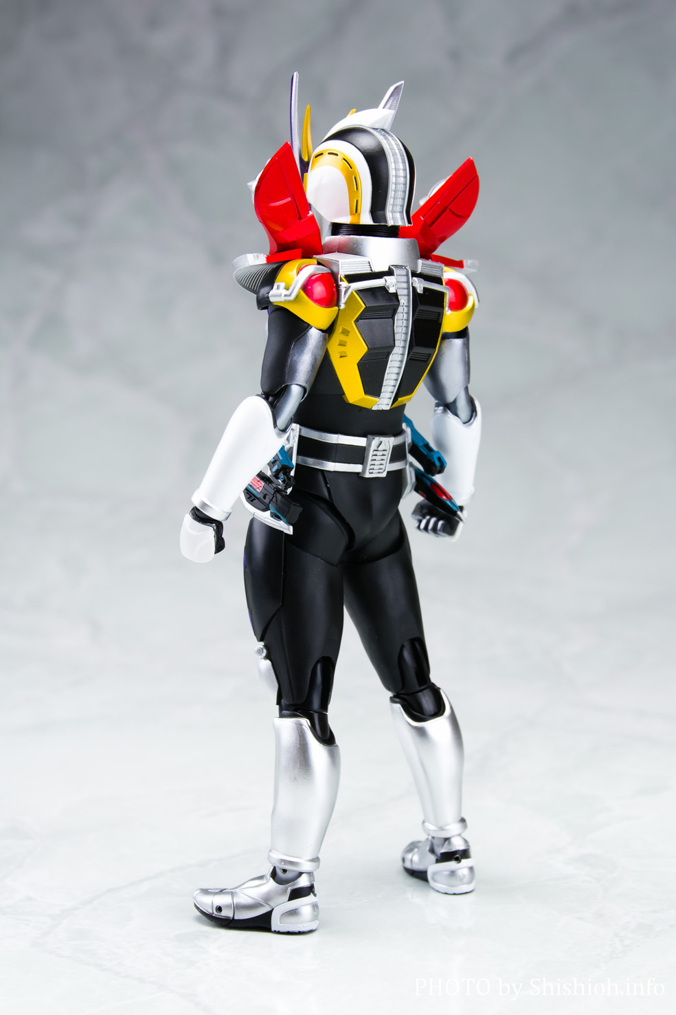 レビュー】 S.H.Figuarts（真骨彫製法） 仮面ライダー電王 ガンフォーム