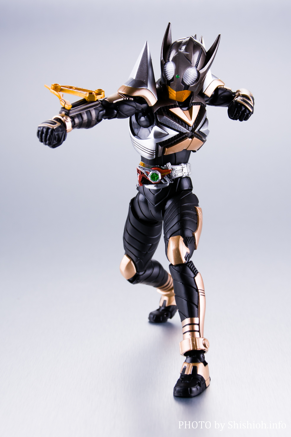 レビュー】S.H.Figuarts（真骨彫製法） 仮面ライダーパンチホッパー