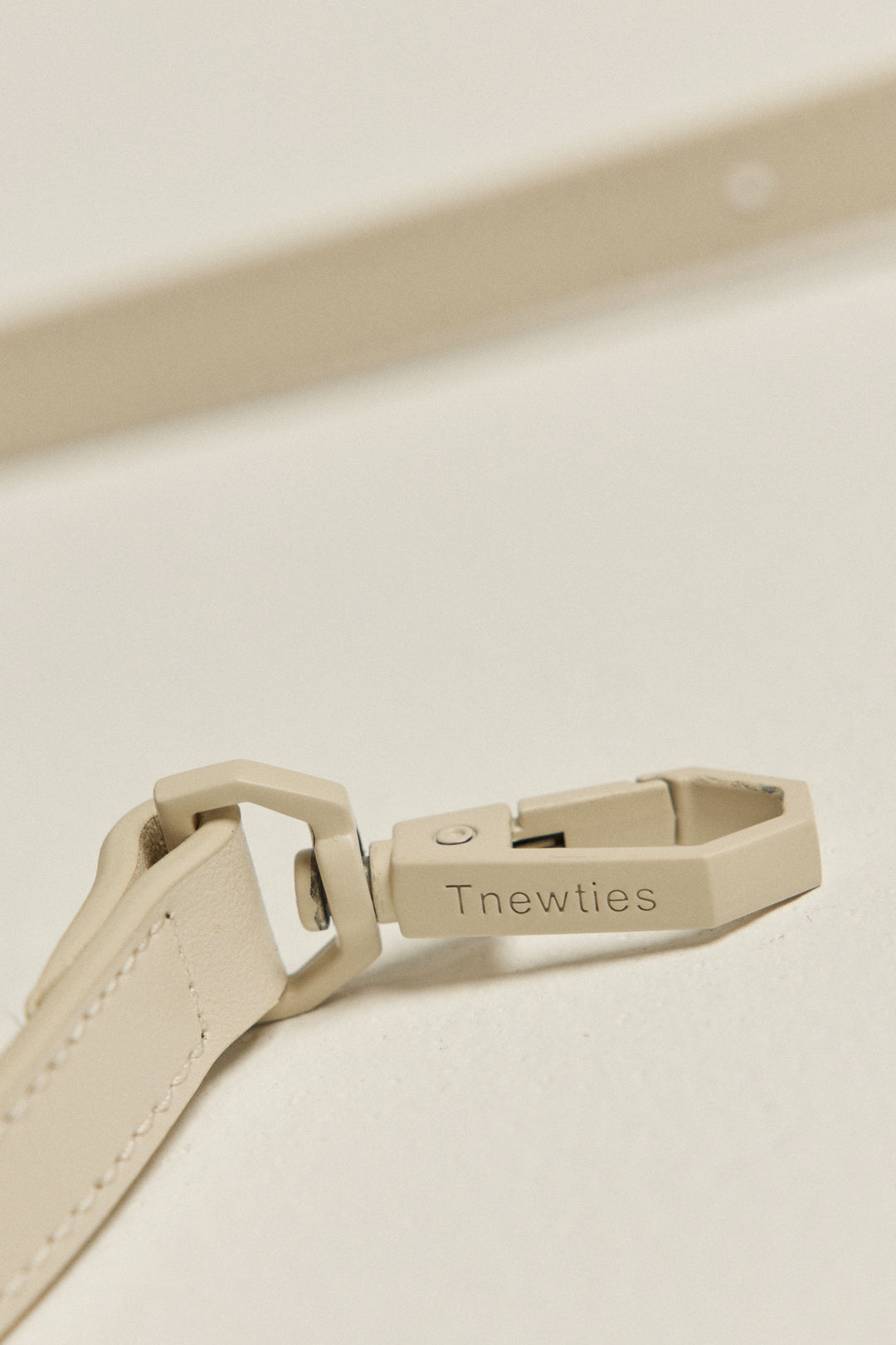 No.5本革ショルダーバッグ-White – Tnewties