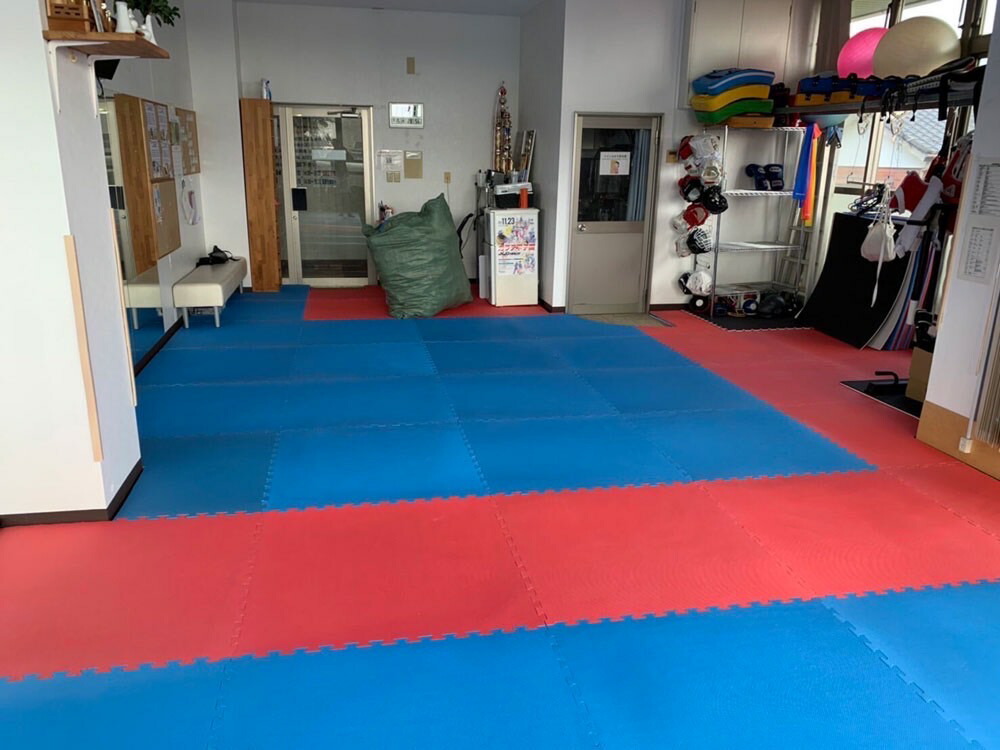 楽天市場】【10枚セット】ジョイントマット 大判 サイドパーツ付 空手