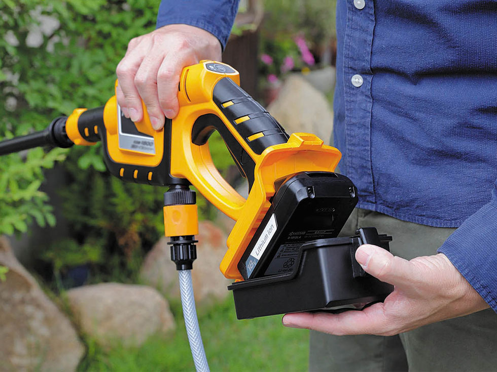 楽天市場】京セラ 充電式 ポータブル洗浄機 KPW1800 純正品 コードレス