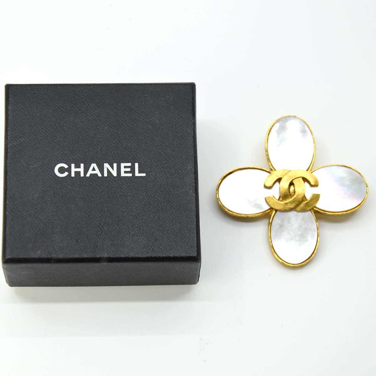 楽天市場】質屋 ブローチ CHANEL シャネル ココマーク 95A ホワイト
