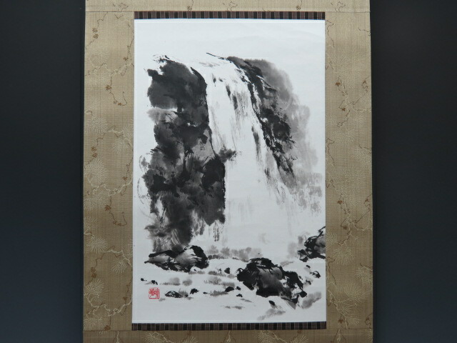 楽天市場】掛け軸 「滝」 【書家 水墨画家 可知凛花作 掛け軸 展示