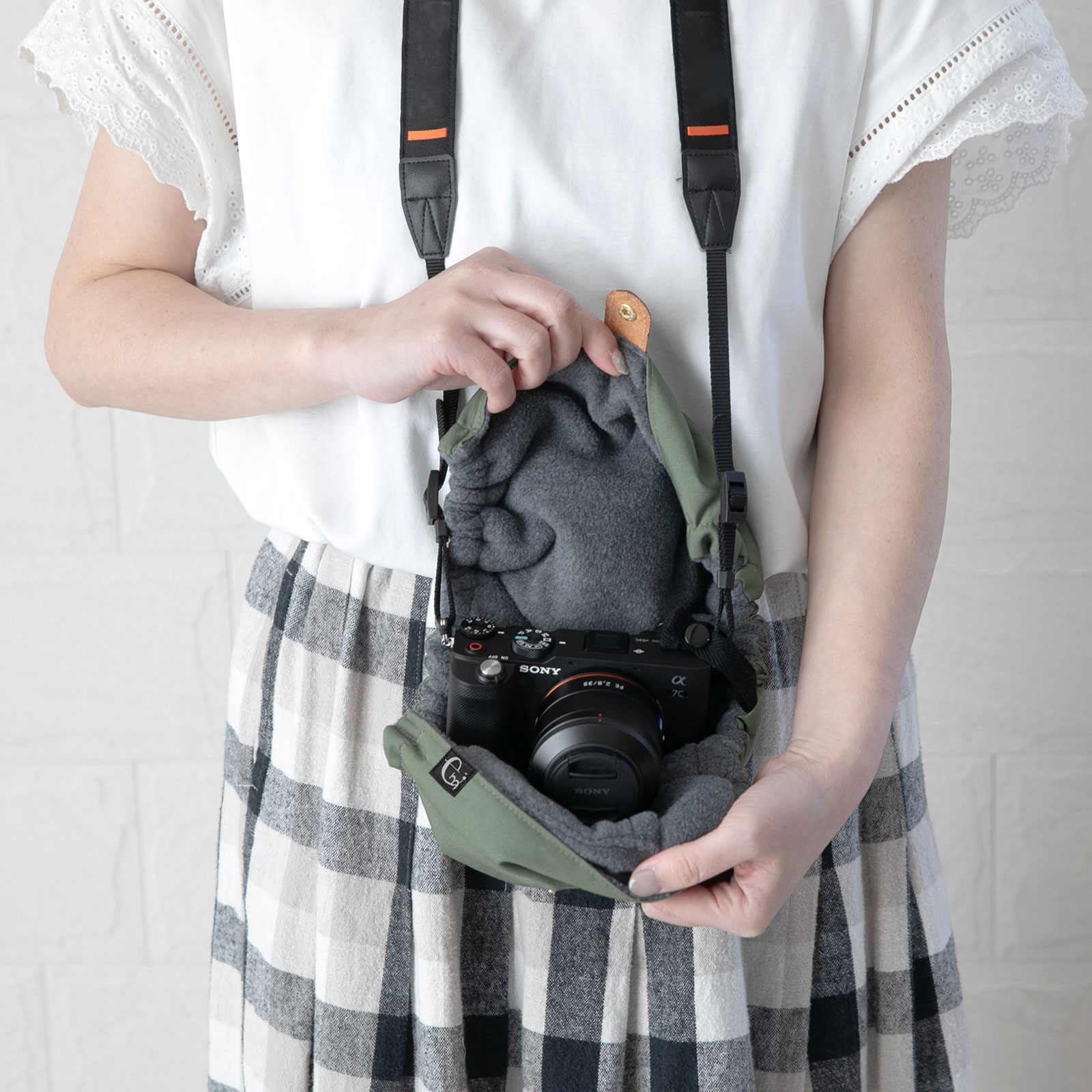 楽天市場】コンパクトカメララップ コンパクト一眼レフカメラを収納