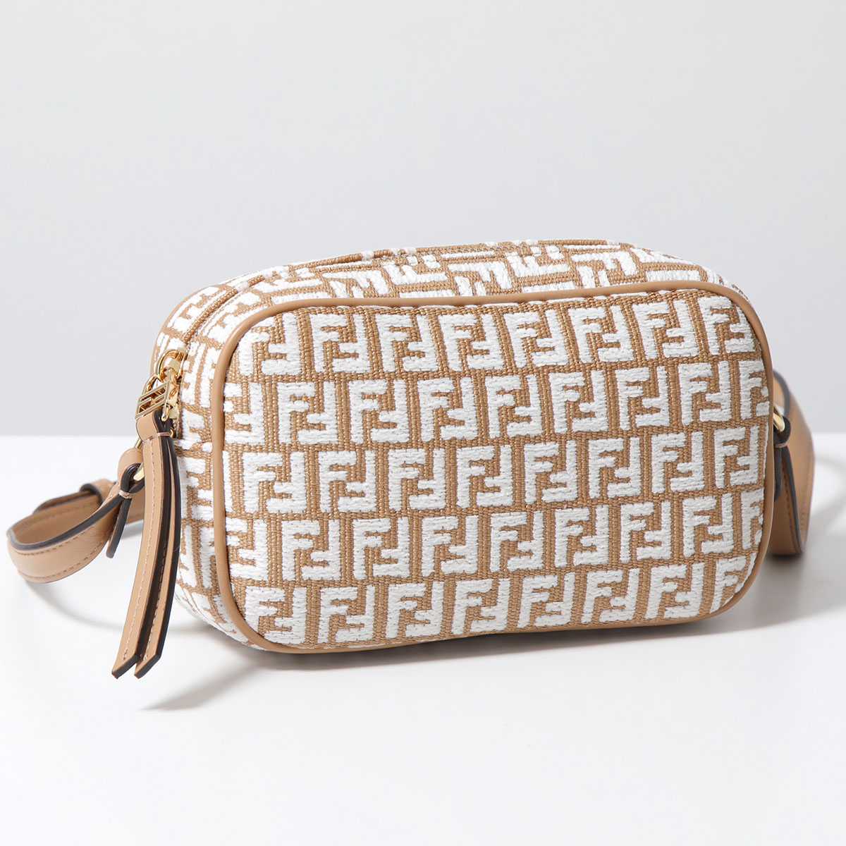 楽天市場】FENDI フェンディ ショルダーバッグ CAMERA CASE RAFIA