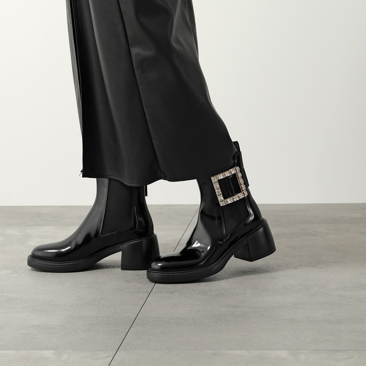 楽天市場】【最大2万円OFFクーポン対象・3/1限定】ROGER VIVIER ロジェ