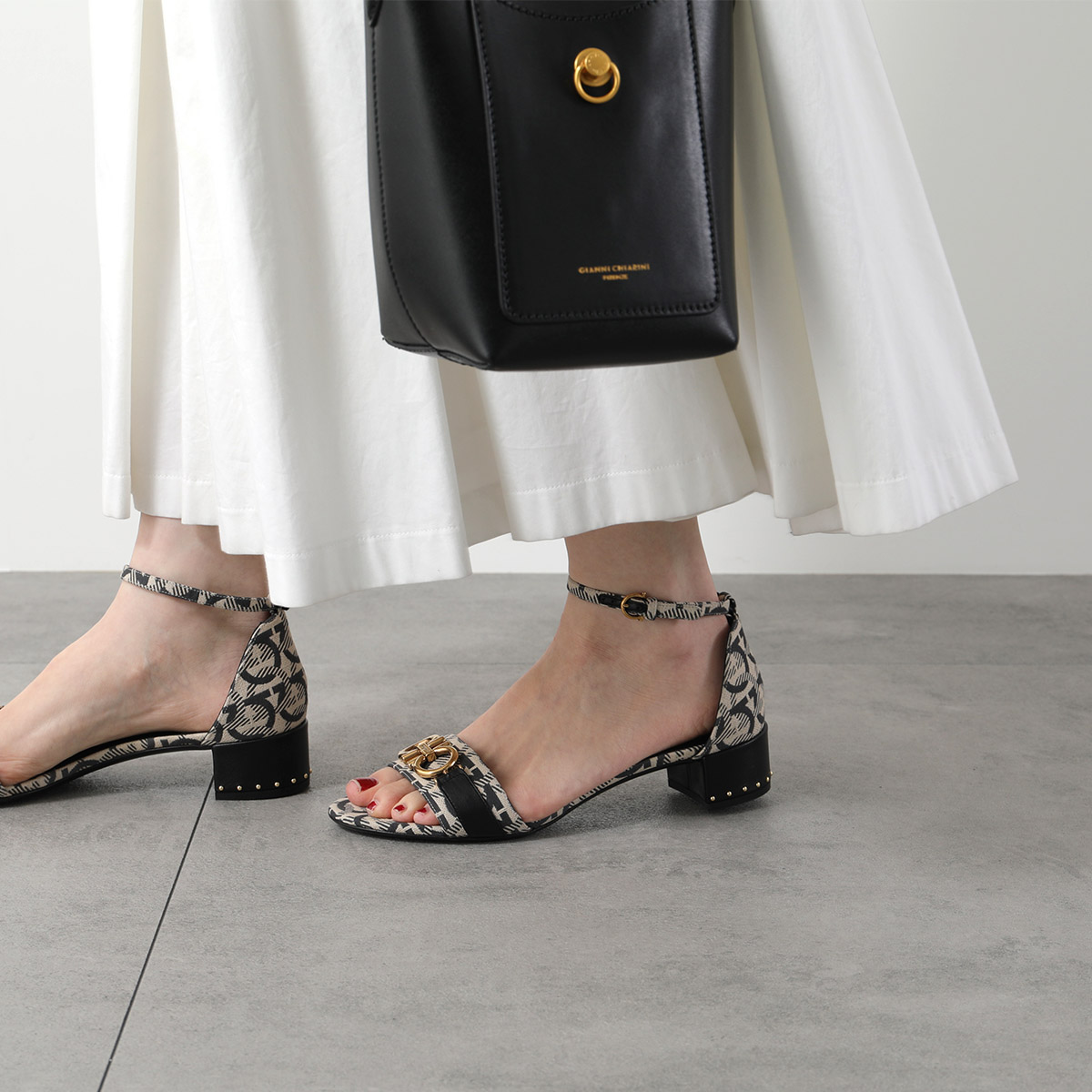 楽天市場】【最大2万円OFFクーポン対象・3/1限定】FERRAGAMO