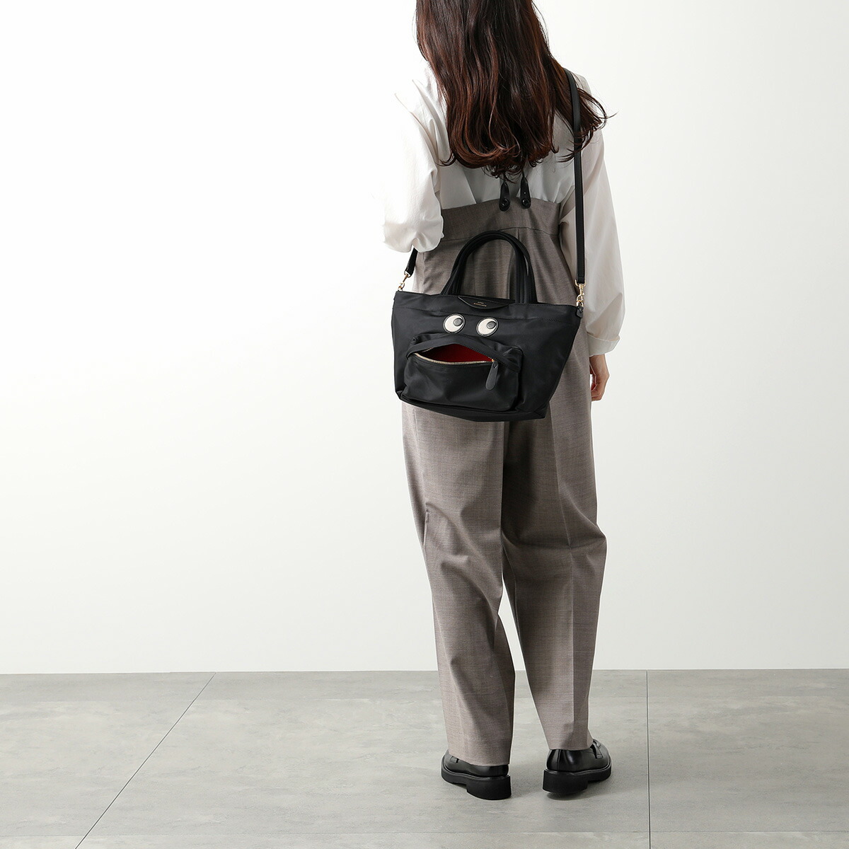 楽天市場】ANYA HINDMARCH アニヤハインドマーチ ショルダーバッグ E/W