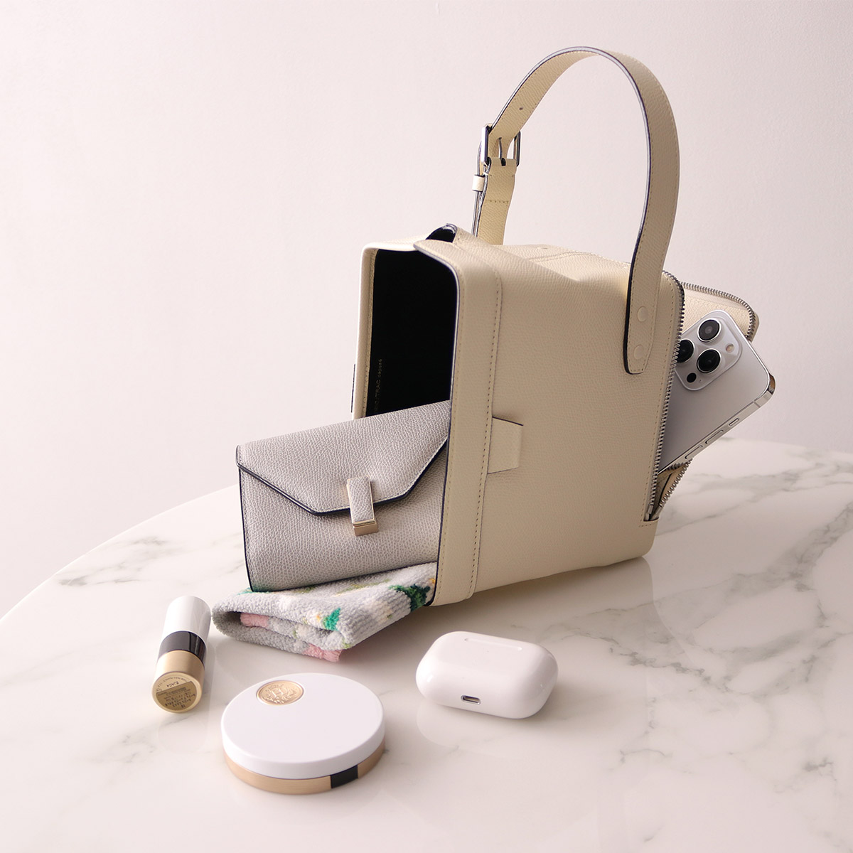 楽天市場】【最大2万円OFFクーポン対象・3/1限定】Valextra