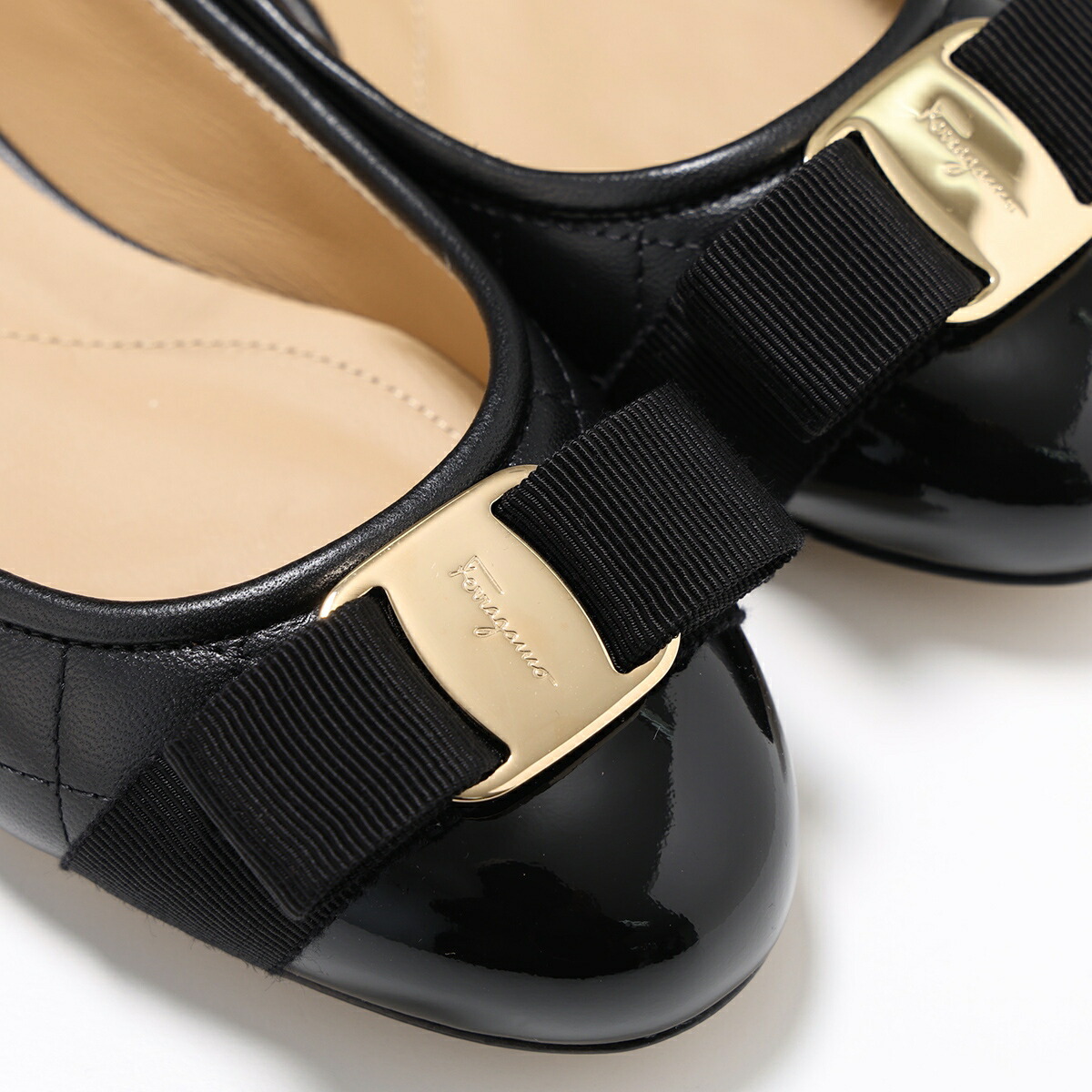 楽天市場】FERRAGAMO フェラガモ パンプス VARINAQ ヴァリナ 0672100