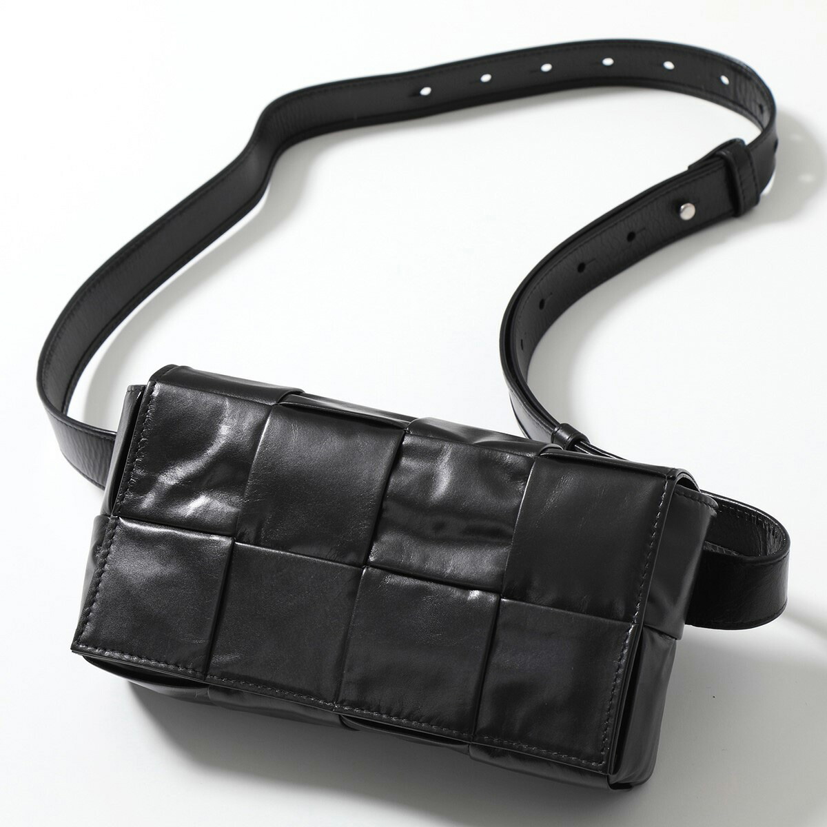 楽天市場】BOTTEGA VENETA ボッテガヴェネタ ボディバッグ CASSETTE